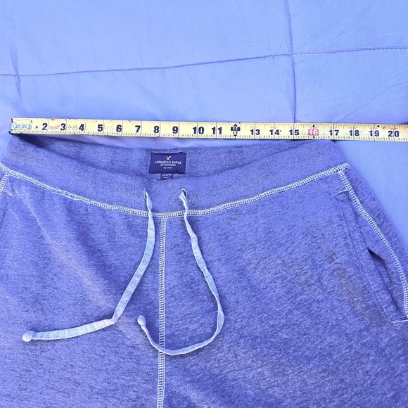 American Eagle sweatpants side pockets and a single back pocket.size large - Picture 2 of 11